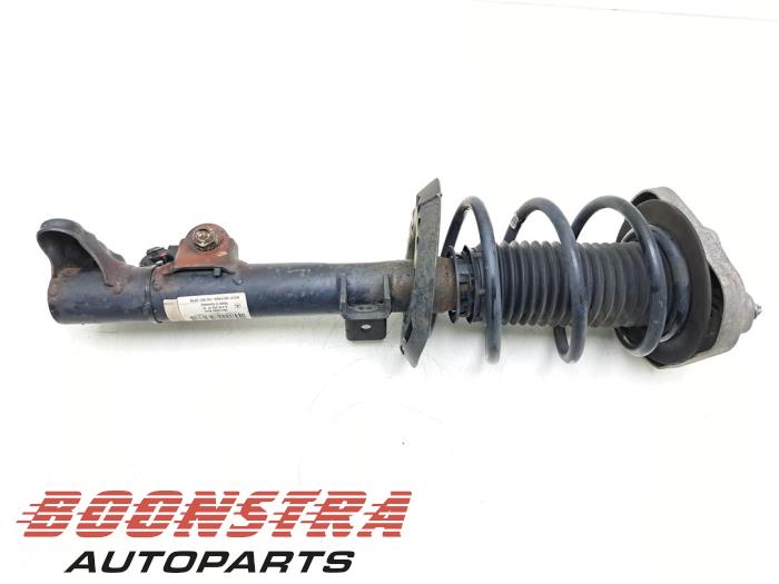 Stötdämparstång, vänster fram från en Mercedes-Benz CLS (C218) 350 CDI BlueEfficiency 3.0 V6 24V 2013