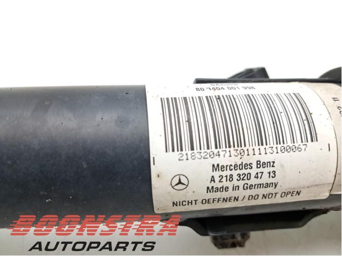 Stötdämparstång, vänster fram från en Mercedes-Benz CLS (C218) 350 CDI BlueEfficiency 3.0 V6 24V 2013