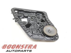 Gebruikte Ruitmechaniek 4Deurs links-achter Mercedes A (177.0) 1.3 A-200 Turbo 16V Prijs € 58,95 Margeregeling aangeboden door Boonstra Autoparts