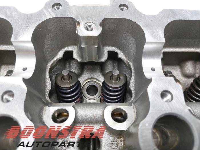 Topplock från en Mercedes-Benz C (W205) C-63 AMG 4.0 V8 Biturbo 2017