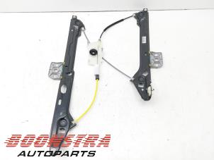 Begagnade Fönstermekanism för bakre dörr, 4-dörrars, höger Lamborghini Urus 4.0 V8 Pris € 199,95 Marginaltabell erbjuds av Boonstra Autoparts