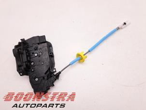 Gebruikte Deurslot Mechaniek 4Deurs rechts-voor BMW 3 serie Touring (G21) 318i 2.0 TwinPower Turbo 16V Prijs € 64,95 Margeregeling aangeboden door Boonstra Autoparts