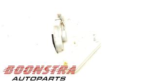 Gebruikte Portierslot Mechaniek 4Deurs links-voor Mazda CX-5 II (KF) 2.0 SkyActiv-G 165 16V 2WD Prijs € 29,95 Margeregeling aangeboden door Boonstra Autoparts