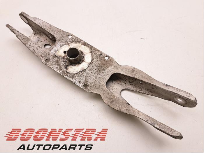 Bakre gaffelben, höger från en Mercedes-Benz A (177.0) 1.3 A-200 Turbo 16V 2019