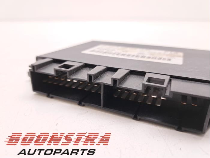 PDC Module van een Volkswagen Crafter 2.0 TDI 16V 2012