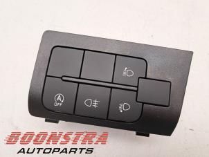 Begagnade Start/stopp-brytare (diverse) Fiat Ducato (250) 2.2 D 160 Multijet 3 Pris € 60,44 Inklusive moms erbjuds av Boonstra Autoparts