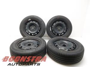 Gebruikte Velgen set + banden Volkswagen Polo V (6R) 1.2 TSI 16V BlueMotion Technology Prijs € 199,95 Margeregeling aangeboden door Boonstra Autoparts