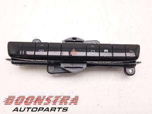 Begagnade Nödbelysningsbrytare Fiat Ducato (250) 2.2 D 140 Multijet 3 Pris € 48,34 Inklusive moms erbjuds av Boonstra Autoparts