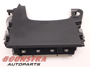 Begagnade Knäairbag, vänster Mitsubishi Outlander (GF/GG) 2.0 16V PHEV 4x4 Pris € 194,95 Marginaltabell erbjuds av Boonstra Autoparts