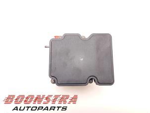 Używane Pompa ABS Renault Clio IV (5R) 1.5 Energy dCi 90 FAP Cena € 24,95 Procedura marży oferowane przez Boonstra Autoparts