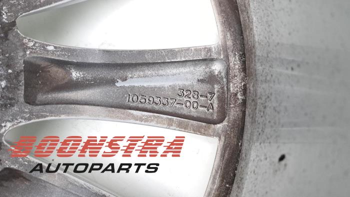 Hjul från en Tesla Model S 70 2016