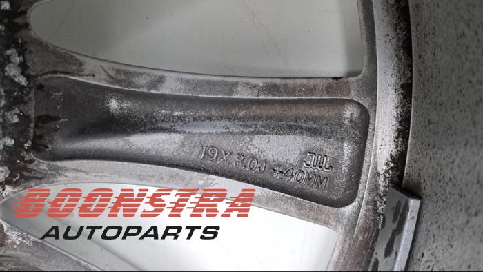 Hjul från en Tesla Model S 70 2016