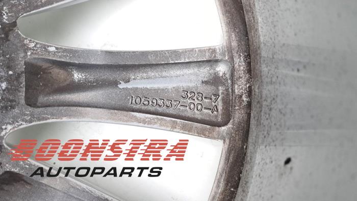 Hjul från en Tesla Model S 70 2016