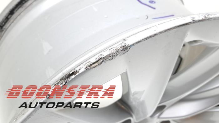 Hjul från en Tesla Model S 70 2016