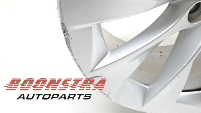 Hjul från en Tesla Model S 70 2016