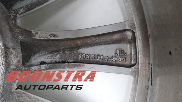 Hjul från en Tesla Model S 70 2016