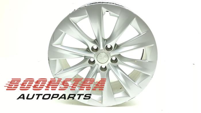 Hjul från en Tesla Model S 70 2016