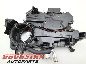 Begagnade Värmarhus Landrover Range Rover IV (LG) 3.0 V6 P400 MHEV HST Pris € 249,95 Marginaltabell erbjuds av Boonstra Autoparts