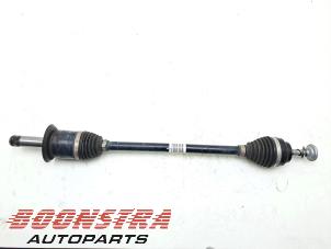 Gebruikte Aandrijfas links-achter BMW X1 (F48) xDrive 20d 2.0 16V Prijs € 49,95 Margeregeling aangeboden door Boonstra Autoparts