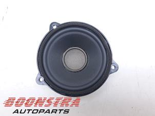 Begagnade Högtalare Landrover Range Rover IV (LG) 3.0 V6 P400 MHEV HST Pris € 24,95 Marginaltabell erbjuds av Boonstra Autoparts