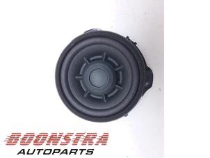 Begagnade Högtalare Landrover Range Rover IV (LG) 3.0 V6 P400 MHEV HST Pris € 29,95 Marginaltabell erbjuds av Boonstra Autoparts