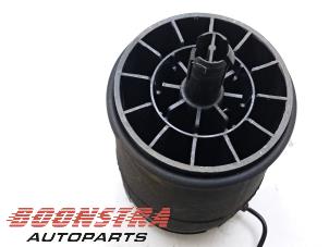 Begagnade Luftfjäder Landrover Range Rover IV (LG) 3.0 V6 P400 MHEV HST Pris € 49,95 Marginaltabell erbjuds av Boonstra Autoparts