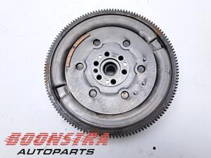 Begagnade Tvåmassesvänghjul Nissan Qashqai (J12) 1.3 DIG-T MHEV 16V Pris € 181,95 Marginaltabell erbjuds av Boonstra Autoparts