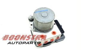 Używane Pompa ABS Opel Movano 2.3 CDTi Biturbo 16V FWD Cena € 199,59 Z VAT oferowane przez Boonstra Autoparts