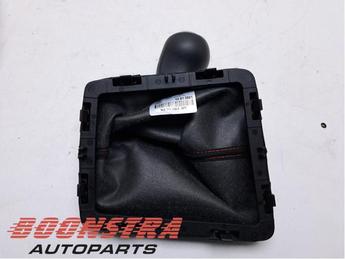 Växelspak från en Seat Leon (KLB) 1.5 TSI 16V 2021