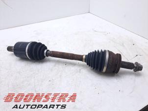 Gebruikte Aandrijfas links-voor Kia Sorento III (UM) 2.2 CRDi 16V VGT 4x4 Prijs € 123,95 Margeregeling aangeboden door Boonstra Autoparts