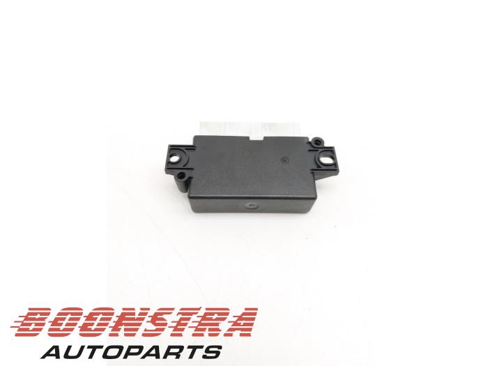 PDC-modul från en Opel Corsa F (UB/UH/UP) 1.2 Turbo 12V 100 2021