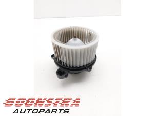 Begagnade Fläktmotor för uppvärmning och ventilation Kia Ceed Sportswagon (CDF) 1.4 T-GDI 16V Pris € 54,95 Marginaltabell erbjuds av Boonstra Autoparts