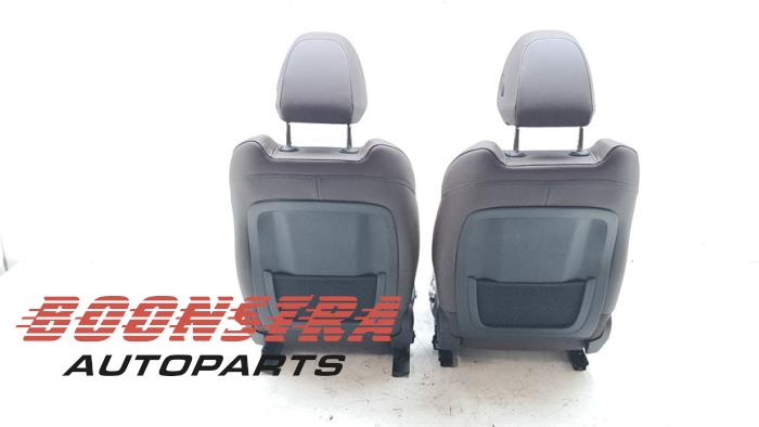 Klädsel, uppsättning (komplett) från en BMW i4 (G26) eDrive40 84 kWh 2023