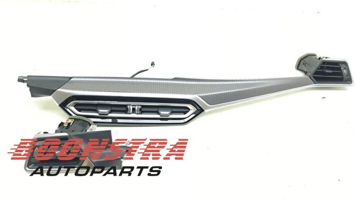 Klädsel, uppsättning (komplett) från en BMW i4 (G26) eDrive40 84 kWh 2023