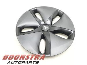 Gebruikte Wieldop Tesla Model 3 Long Range AWD 75 kWh Prijs € 30,19 Inclusief btw aangeboden door Boonstra Autoparts