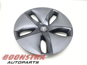 Gebruikte Wieldop Tesla Model 3 Long Range AWD 75 kWh Prijs € 30,19 Inclusief btw aangeboden door Boonstra Autoparts