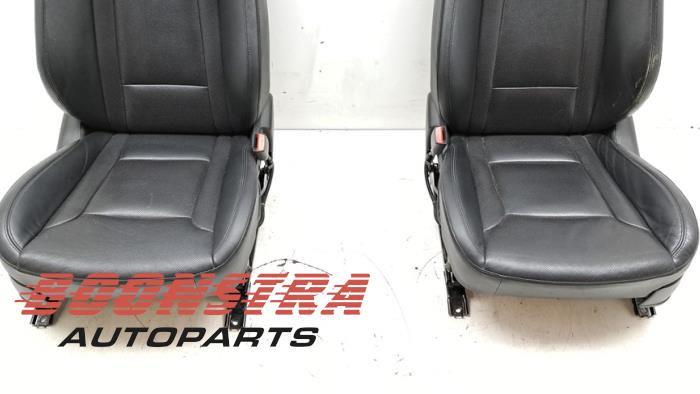 Klädsel, uppsättning (komplett) från en Hyundai i40 (VFA) 1.7 CRDi 16V 2016