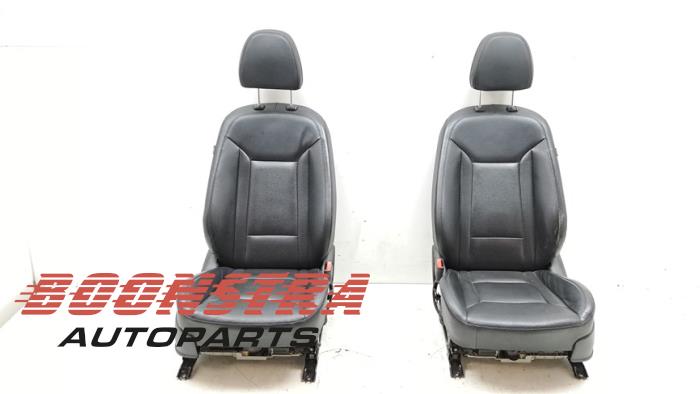 Klädsel, uppsättning (komplett) från en Hyundai i40 (VFA) 1.7 CRDi 16V 2016