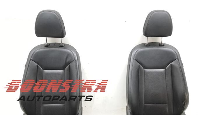 Klädsel, uppsättning (komplett) från en Hyundai i40 (VFA) 1.7 CRDi 16V 2016