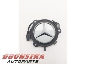 Używane Kamera cofania Mercedes CLA (118.3) 1.3 CLA-250 e Turbo 16V Cena € 200,00 Procedura marży oferowane przez Boonstra Autoparts