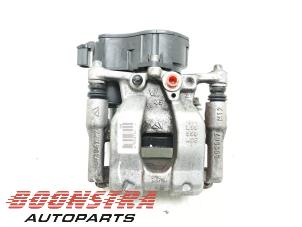 Begagnade Bakre bromsok, vänster Opel Vivaro Vivaro-e, Electric Pris € 217,74 Inklusive moms erbjuds av Boonstra Autoparts