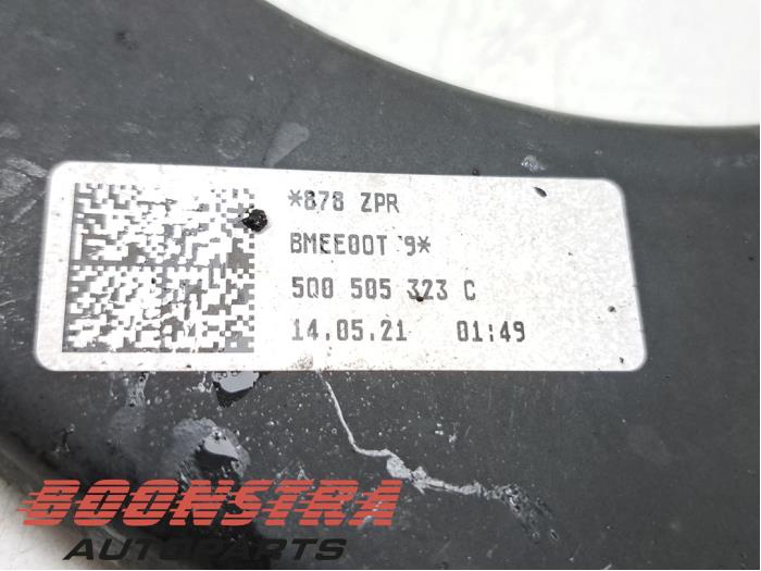 Bakre gaffelben, höger från en Volkswagen Golf VIII (CD1) 2.0 TSI R 16V 4Motion 2021