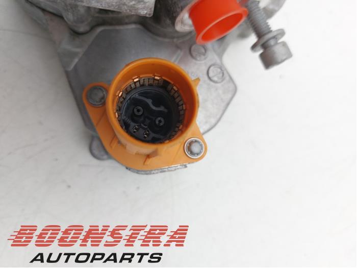 Kompressor från en Mercedes-Benz A (177.0) 1.3 A-250 e Turbo 16V 2023