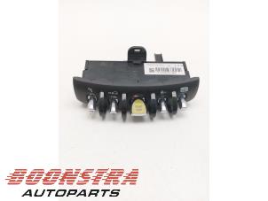 Gebruikte Start/Stop schakelaar Mini Mini (F56) Cooper SE,Electric Prijs € 69,95 Margeregeling aangeboden door Boonstra Autoparts