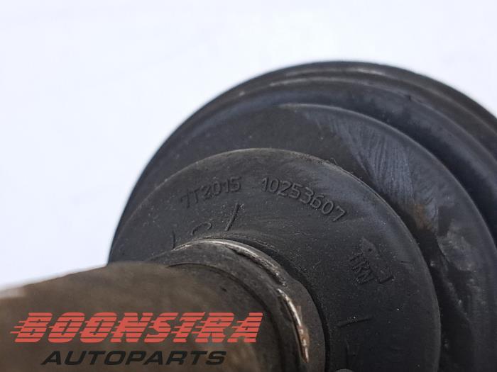 Aandrijfas rechts-voor van een Ford Transit Courier 1.0 Ti-VCT EcoBoost 12V 2019