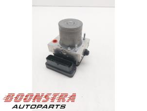 Gebruikte ABS Pomp Mercedes A (177.0) 1.3 A-250 e Turbo 16V Prijs € 289,95 Margeregeling aangeboden door Boonstra Autoparts