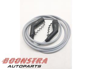 Gebruikte Oplaadkabel elektrische auto Kia Niro II (SG2) e-Niro 64.8 kWh Prijs € 249,95 Margeregeling aangeboden door Boonstra Autoparts