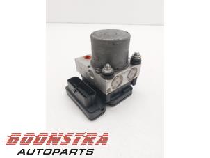 Używane Pompa ABS Iveco New Daily VI 35C18,35S18,40C18,50C18,60C18,65C18,70C18 Cena € 387,20 Z VAT oferowane przez Boonstra Autoparts