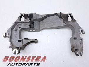 Begagnade Fäste, växellåda BMW X5 (F15) Pris € 147,56 Inklusive moms erbjuds av Boonstra Autoparts