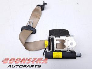 Begagnade Bakre säkerhetsbälte, höger Mercedes CLS (C218) 350 CDI BlueEfficiency 3.0 V6 24V Pris € 64,95 Marginaltabell erbjuds av Boonstra Autoparts